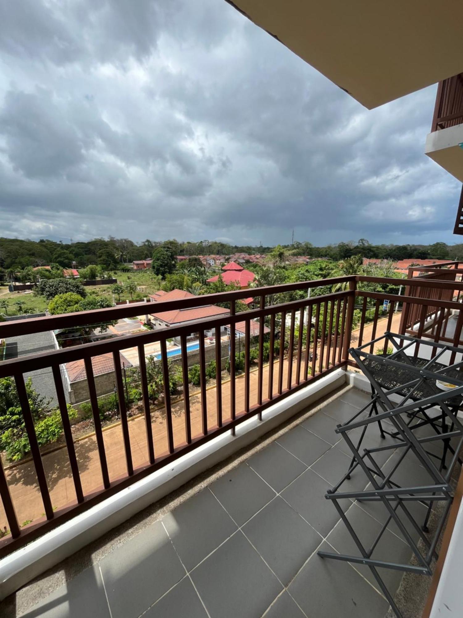Condo In Camella Manors In Puerto Princesa Exterior foto